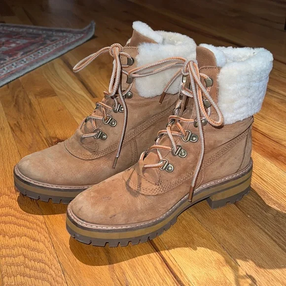 Timberland WOMEN'S COURMAYEUR VALLEY WATERPROOF FAUX-FUR BOOTS - Picture 1 of 6